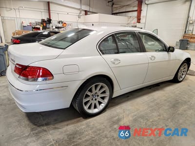 Trzecie zdjęcie samochodu z tyłu: 2006 BMW 750 I VIN:WBAHL83546DT05516 - miniatura