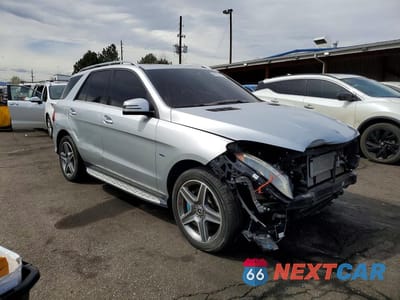 Czwarte zdjęcie samochodu z boku: 2017 MERCEDES-BENZ GLE 550E 4MATIC VIN:4JGDA6DB5HA935657 - miniatura