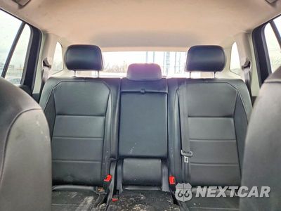 Zdjęcie 10 z 13 samochodu: 2018 VOLKSWAGEN TIGUAN VIN:3VV2B7AX2JM075211 - miniatura