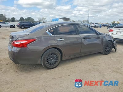 Trzecie zdjęcie samochodu z tyłu: 2017 NISSAN ALTIMA 2.5 S VIN:1N4AL3AP0HN304751 - miniatura