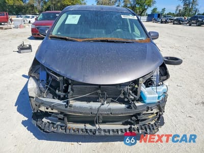 Piąte zdjęcie samochodu w środku: 2022 TOYOTA SIENNA LE 8-PASSENGER VIN:5TDKRKEC1NS093189 - miniatura