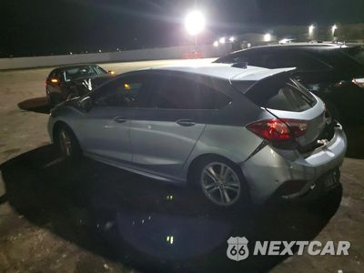 Drugie zdjęcie samochodu z przodu: 2017 CHEVROLET CRUZE LT VIN:3G1BE6SM8HS518304 - miniatura