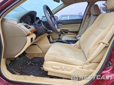 Zdjęcie 7 z 11 samochodu: 2008 HOND ACCORD VIN:1HGCP25758A086679 - miniatura