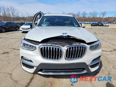 Piąte zdjęcie samochodu w środku: 2019 BMW X3 XDRIVE30I VIN:5UXTR9C5XKLP76733 - miniatura
