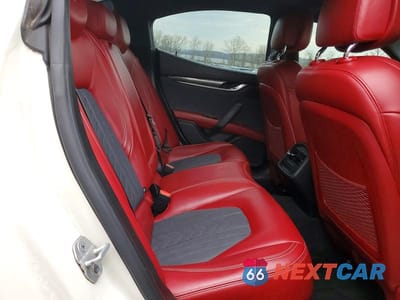 Zdjęcie 10 z 12 samochodu: 2019 MASERATI GHIBLI S VIN:ZAM57YTL4K1319173 - miniatura