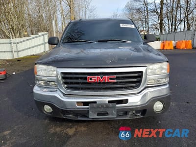 Piąte zdjęcie samochodu w środku: 2005 GMC NEW SIERRA VIN:2GTEC13T151180142 - miniatura