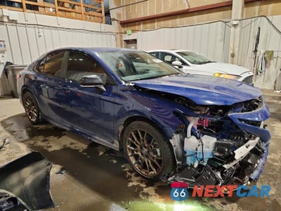 Czwarte zdjęcie samochodu z boku: 2023 TOYOTA CAMRY HYBRID SE NIGHTSHADE VIN:4T1G31AK9PU059669 - miniatura