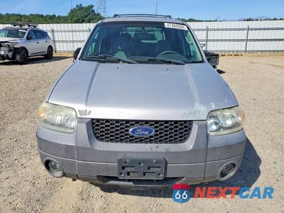 Piąte zdjęcie samochodu w środku: 2005 FORD ESCAPE XLT VIN:1FMYU93175KA70926 - miniatura