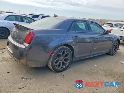 Trzecie zdjęcie samochodu z tyłu: 2017 CHRYSLER 300 S VIN:2C3CCABG7HH661380 - miniatura