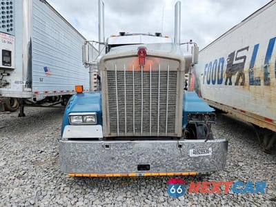 Piąte zdjęcie samochodu w środku: 2004 KENWORTH CONSTRUCTION W900 VIN:1XKWDB9X94J063743 - miniatura