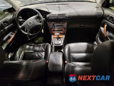 Zdjęcie 8 z 11 samochodu: 2001 VOLKSWAGEN PASSAT GLX 4MOTION VIN:WVWYH63B21E253949 - miniatura