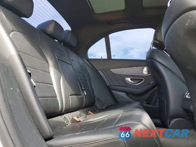 Zdjęcie 10 z 12 samochodu: 2016 MERCEDES-BENZ C 300 4MATIC VIN:55SWF4KB6GU103643 - miniatura