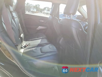 Zdjęcie 11 z 13 samochodu: 2018 JEEP CHEROKEE OVERLAND VIN:1C4PJMJXXJD570581 - miniatura