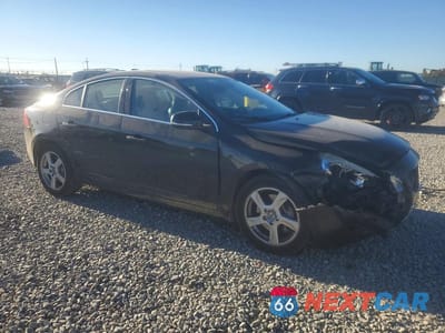 Czwarte zdjęcie samochodu z boku: 2013 VOLVO S60 T5 VIN:YV1612FH7D2233183 - miniatura