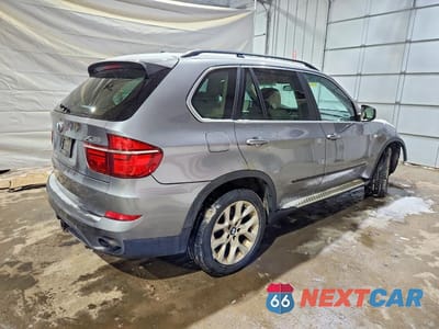 Trzecie zdjęcie samochodu z tyłu: 2013 BMW X5 XDRIVE35D VIN:5UXZW0C55D0B91421 - miniatura