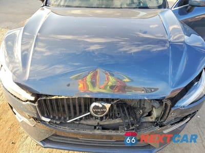 Zdjęcie 12 z 12 samochodu: 2022 VOLVO XC60 B5 MOMENTUM VIN:YV4L12RK5N1035772 - miniatura