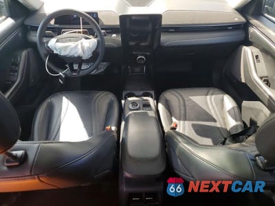 Zdjęcie 8 z 13 samochodu: 2023 FORD MUSTANG MACH-E PREMIUM VIN:3FMTK3SU5PMA83632 - miniatura