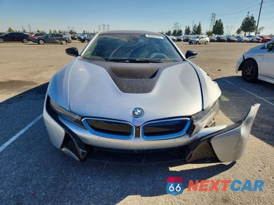Piąte zdjęcie samochodu w środku: 2015 BMW I8 VIN:WBY2Z2C52FV392023 - miniatura
