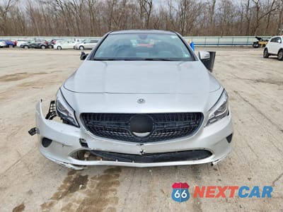 Piąte zdjęcie samochodu w środku: 2019 MERCEDES-BENZ CLA 250 4MATIC VIN:WDDSJ4GB8KN722820 - miniatura