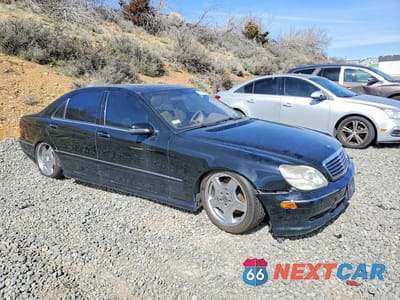Czwarte zdjęcie samochodu z boku: 2002 MERCEDES-BENZ S 55 AMG VIN:WDBNG73J02A250526 - miniatura