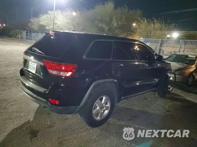 Trzecie zdjęcie samochodu z tyłu: 2013 JEEP GRAND CHEROKEE LAREDO VIN:1C4RJEAG0DC588001 - miniatura