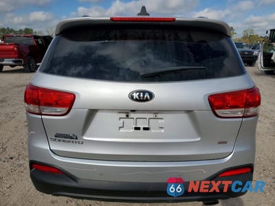 Zdjęcie 6 z 14 samochodu: 2016 KIA SORENTO LX VIN:5XYPG4A38GG094210 - miniatura