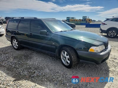 Czwarte zdjęcie samochodu z boku: 2000 VOLVO V70 XC VIN:YV1LZ56D6Y2738809 - miniatura