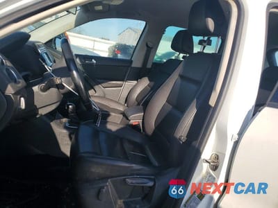 Zdjęcie 7 z 12 samochodu: 2016 VOLKSWAGEN TIGUAN S VIN:WVGBV7AX3GW524163 - miniatura