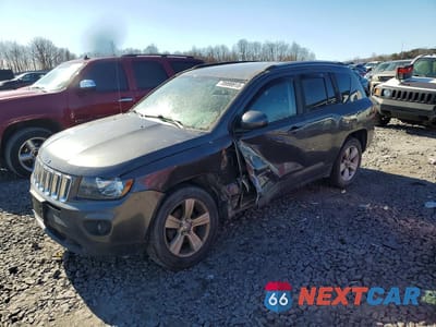 2016 JEEP COMPASS LATITUDE 1C4NJDEB5GD810389 - główne zdjęcie licytacji z USA - miniatura