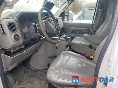 Zdjęcie 7 z 13 samochodu: 2015 FORD E350 BOX TRUCK VIN:1FDWE3FS8FDA21469 - miniatura
