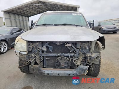 Piąte zdjęcie samochodu w środku: 2004 NISSAN TITAN XE VIN:1N6AA07B44N582554 - miniatura