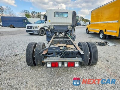 Zdjęcie 10 z 12 samochodu: 2015 ISUZU NPR HD TRUCK CAB AND CHASSIS VIN:54DC4W1B1FS807415 - miniatura