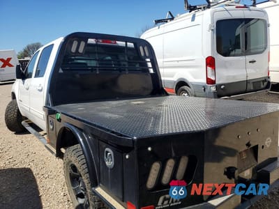 Zdjęcie 6 z 11 samochodu: 2013 GMC SIERRA 2500 FLATBED TRUCK VIN:1GT121E8XDF126646 - miniatura