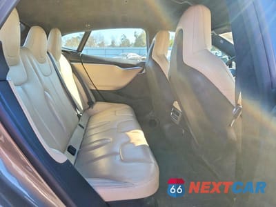 Zdjęcie 10 z 11 samochodu: 2015 TESLA MODEL S VIN:5YJSA1E40FF114985 - miniatura