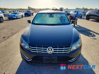 Piąte zdjęcie samochodu w środku: 2013 VOLKSWAGEN PASSAT SEL VIN:1VWCN7A31DC012868 - miniatura