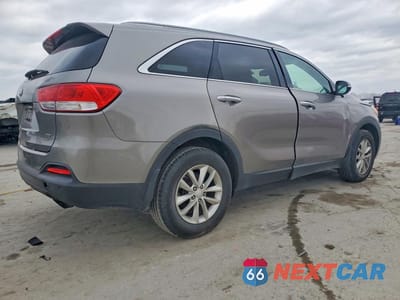 Trzecie zdjęcie samochodu z tyłu: 2016 KIA SORENTO LX VIN:5XYPG4A3XGG076839 - miniatura
