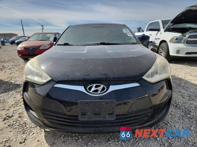 Piąte zdjęcie samochodu w środku: 2015 HYUNDAI VELOSTER BASE VIN:KMHTC6AD0FU239666 - miniatura