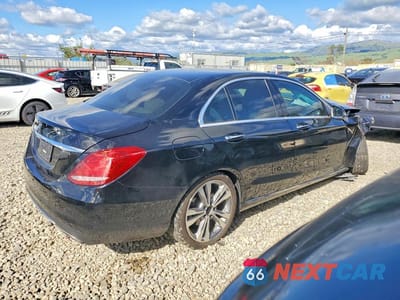 Trzecie zdjęcie samochodu z tyłu: 2018 MERCEDES-BENZ C 300 VIN:55SWF4JB8JU269977 - miniatura