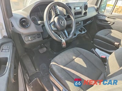 Zdjęcie 8 z 12 samochodu: 2019 MERCEDES-BENZ SPRINTER 2500 VIN:WD4PF1CD8KT002703 - miniatura