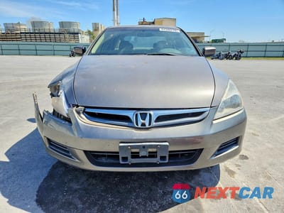Piąte zdjęcie samochodu w środku: 2007 HONDA ACCORD EX VIN:1HGCM66547A001696 - miniatura