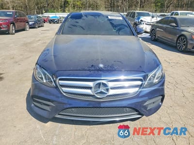 Piąte zdjęcie samochodu w środku: 2017 MERCEDES-BENZ E 300 VIN:WDDZF4JB1HA082104 - miniatura