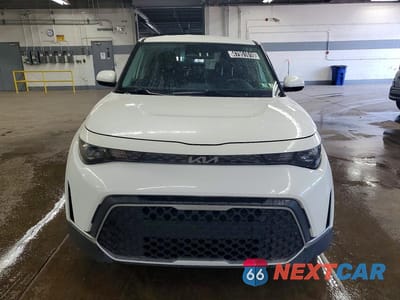 Piąte zdjęcie samochodu w środku: 2023 KIA SOUL LX VIN:KNDJ23AU0P7876277 - miniatura