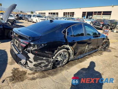 Trzecie zdjęcie samochodu z tyłu: 2025 TOYOTA CAMRY SE VIN:4T1DAACK7SU540020 - miniatura