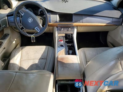 Zdjęcie 8 z 12 samochodu: 2009 JAGUAR XF SUPERCHARGED VIN:SAJWA07C491R01680 - miniatura