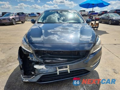 Piąte zdjęcie samochodu w środku: 2015 VOLVO S60 PREMIER VIN:YV140MFB1F1304775 - miniatura