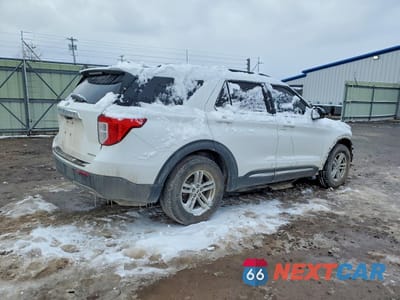 Trzecie zdjęcie samochodu z tyłu: 2021 FORD EXPLORER XLT VIN:1FMSK8DH0MGB86083 - miniatura