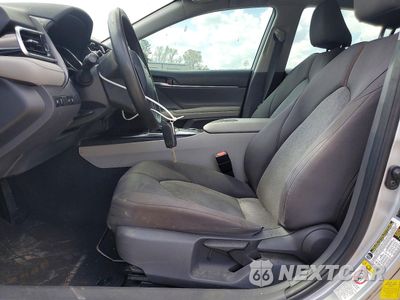 Zdjęcie 7 z 12 samochodu: 2018 TOYOTA CAMRY L VIN:4T1B11HK7JU536208 - miniatura