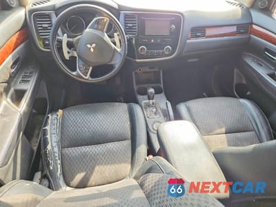 Zdjęcie 8 z 12 samochodu: 2015 MITSUBISHI OUTLANDER GT VIN:JA4JZ4AX0FZ010491 - miniatura