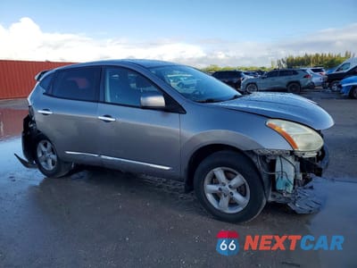 Czwarte zdjęcie samochodu z boku: 2013 NISSAN ROGUE S VIN:JN8AS5MT4DW042095 - miniatura