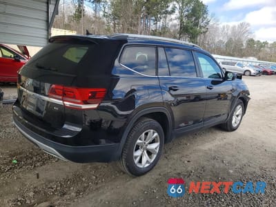 Trzecie zdjęcie samochodu z tyłu: 2018 VOLKSWAGEN ATLAS SE VIN:1V2CR2CA4JC546592 - miniatura